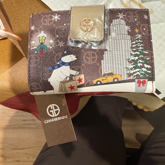 Giani Bernini Saffiano Bear Print Accessory - Picture 1 of 4